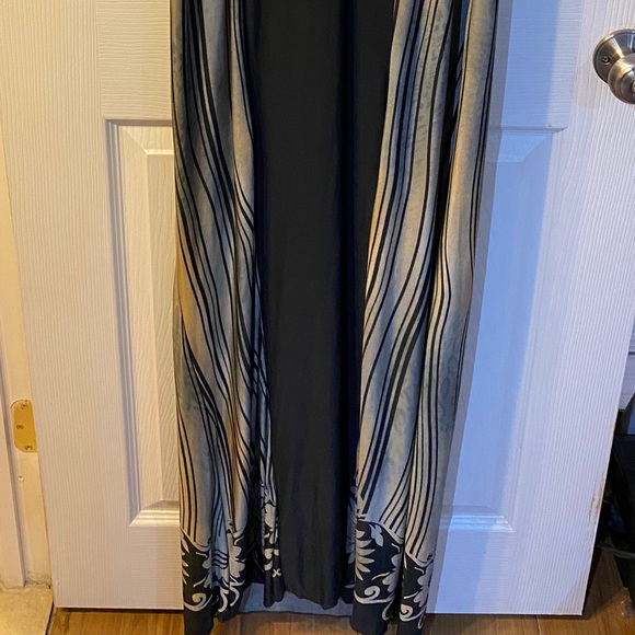 Maxi, stretchy, body fitting dress. - Picture 2 of 5